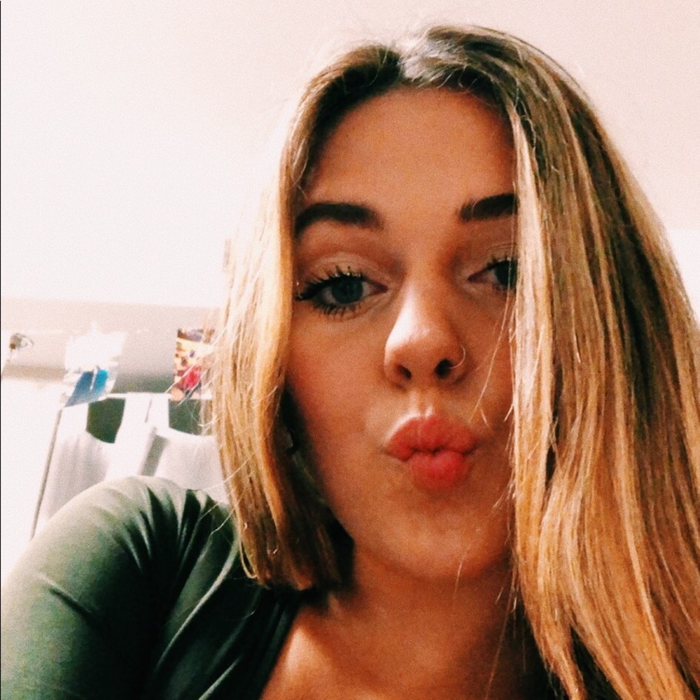 Meet your Posher, Hannah
